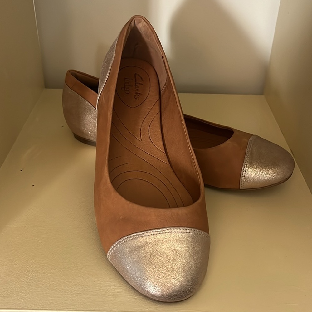 Clarks Indigo Leather Ballet Flats Size 9.5